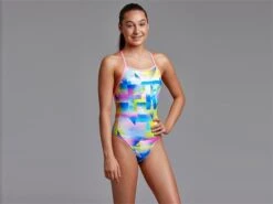 Funkita Counting Clouds Girls Badeanzug Strapped In - 140 (8) -Schwimmausrüstung Geschäft Counting20Clouds20Girls20Badeanzug 3