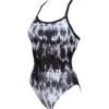 Arena Tiedye Stripes Badeanzug Challenge Back - 34 White/black Multi -Schwimmausrüstung Geschäft Tiedye20Stripes20Badeanzug navimaltinic whiteblackmul 1